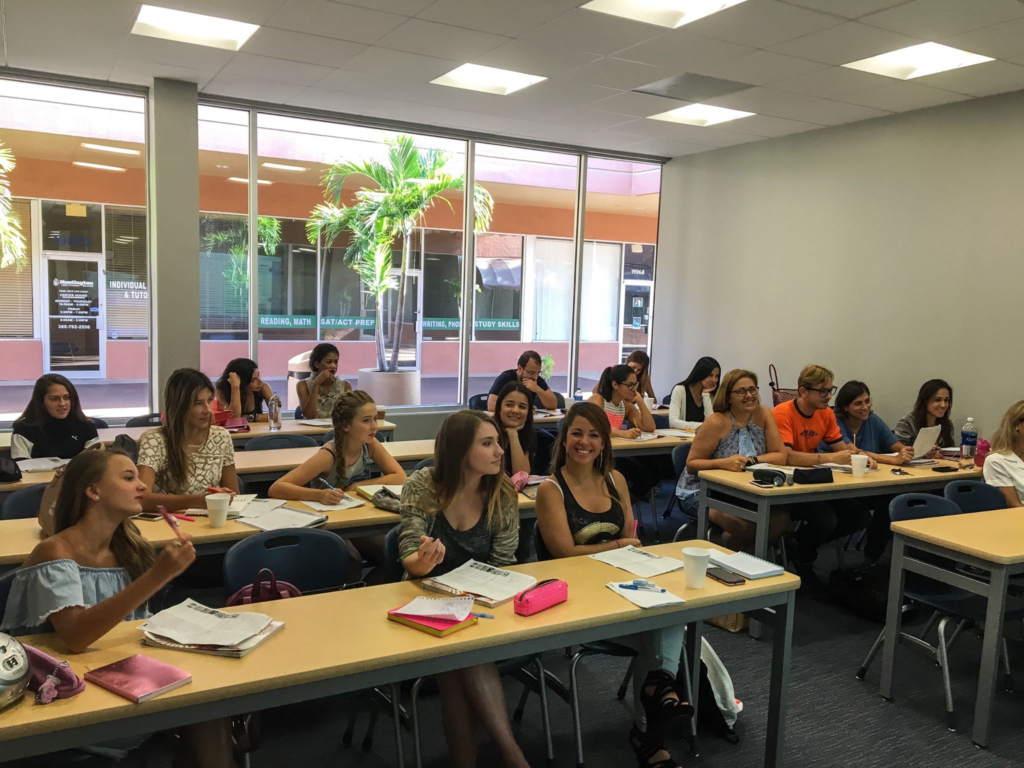 школа английского языка интерьер. English talk. Talk english language school. Talk english school. Talk english school.