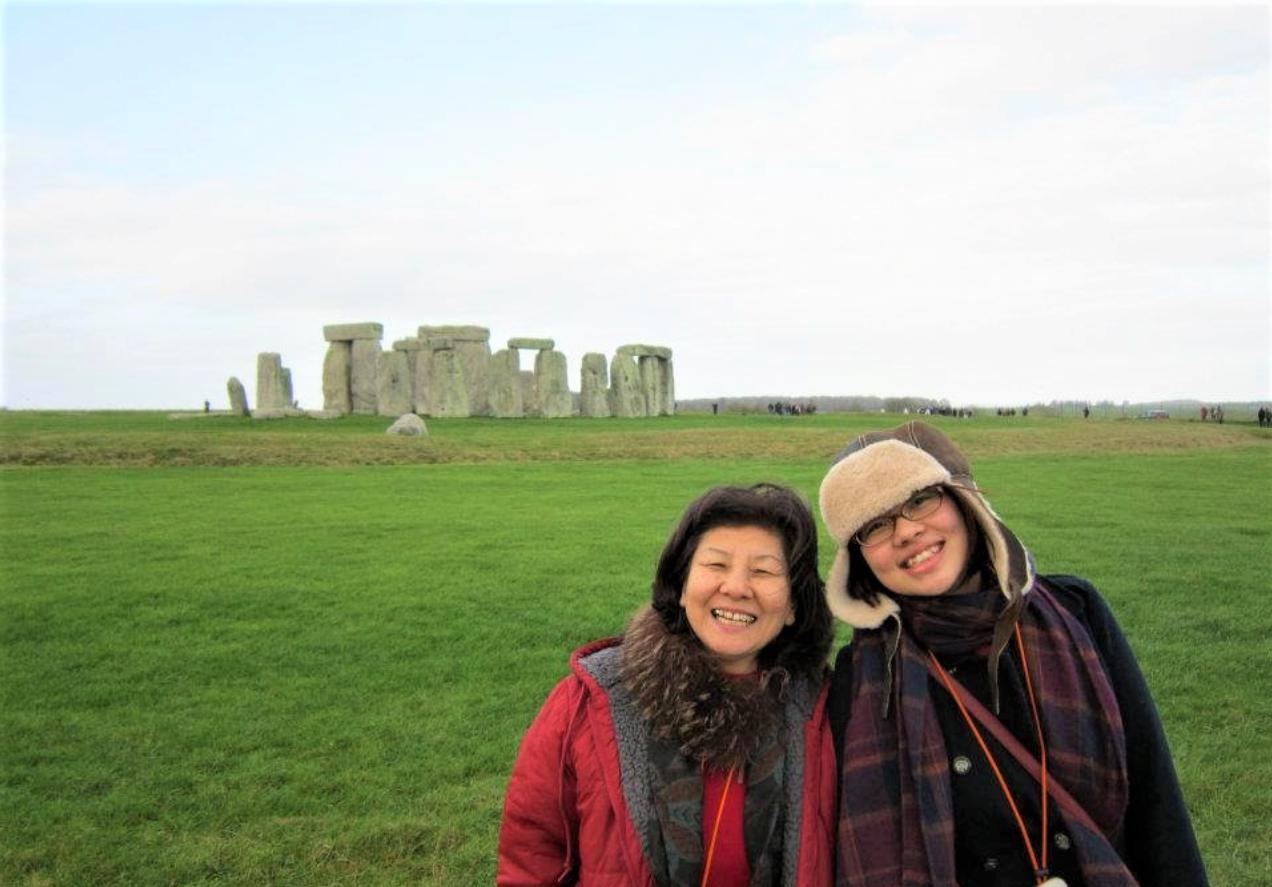 イギリス生活17_お母さんとストーンヘンジ