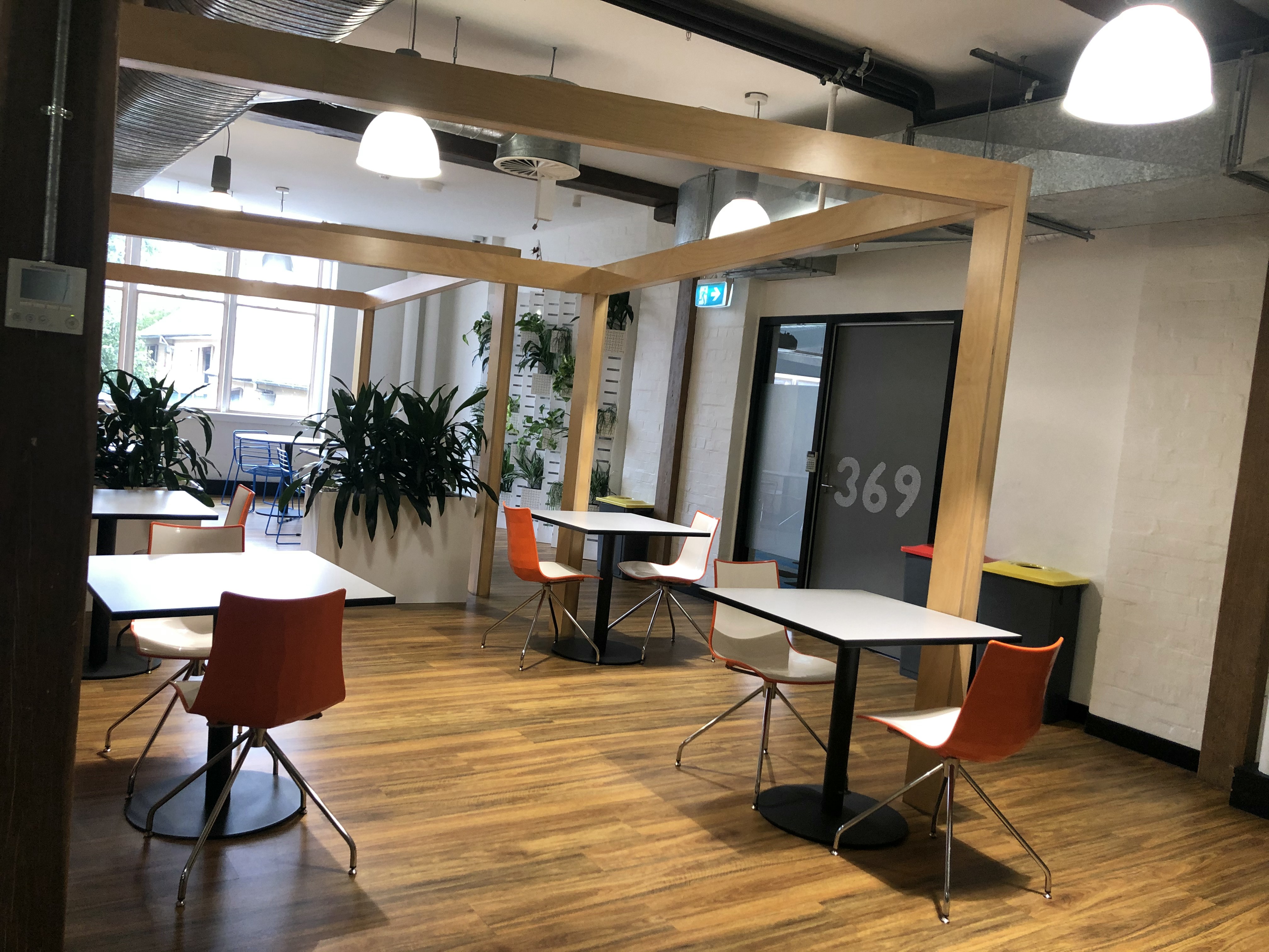 b3d73114-81db-4f92-9800-0a54785d3667-0