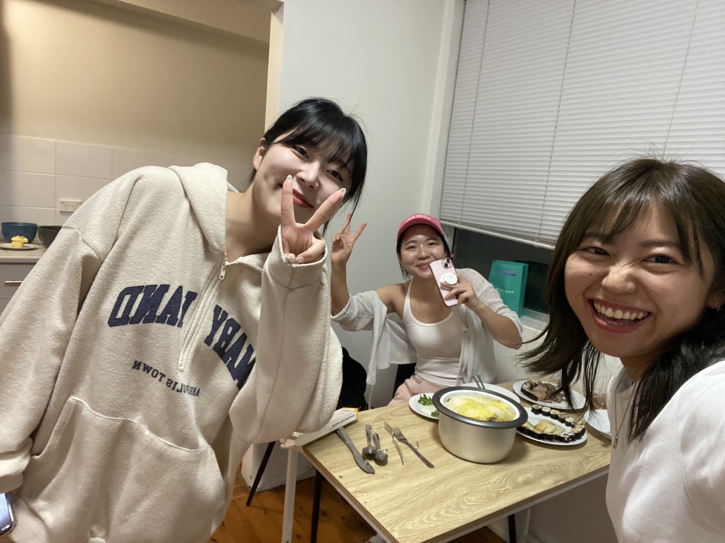 image_4923448_561709658520158396_1747636352035