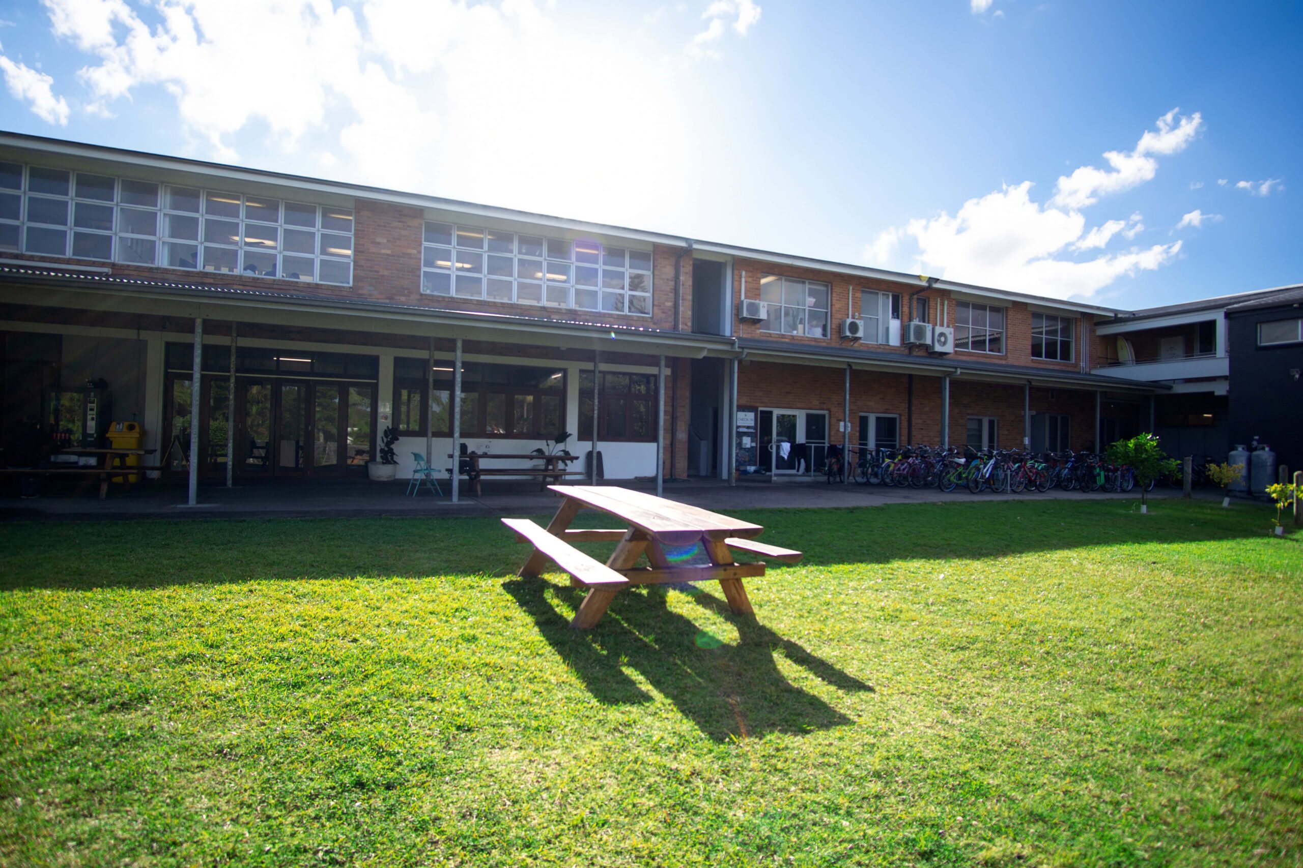 Lexis-Byron-Bay-Outside-1024x768