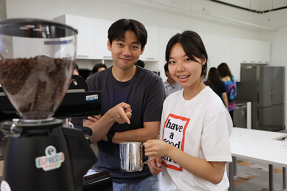 152_28B_11097542_968321463_3